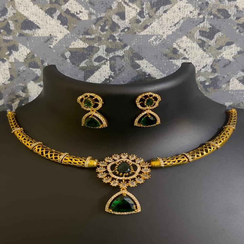 Emerald Royale Antique Necklace Set