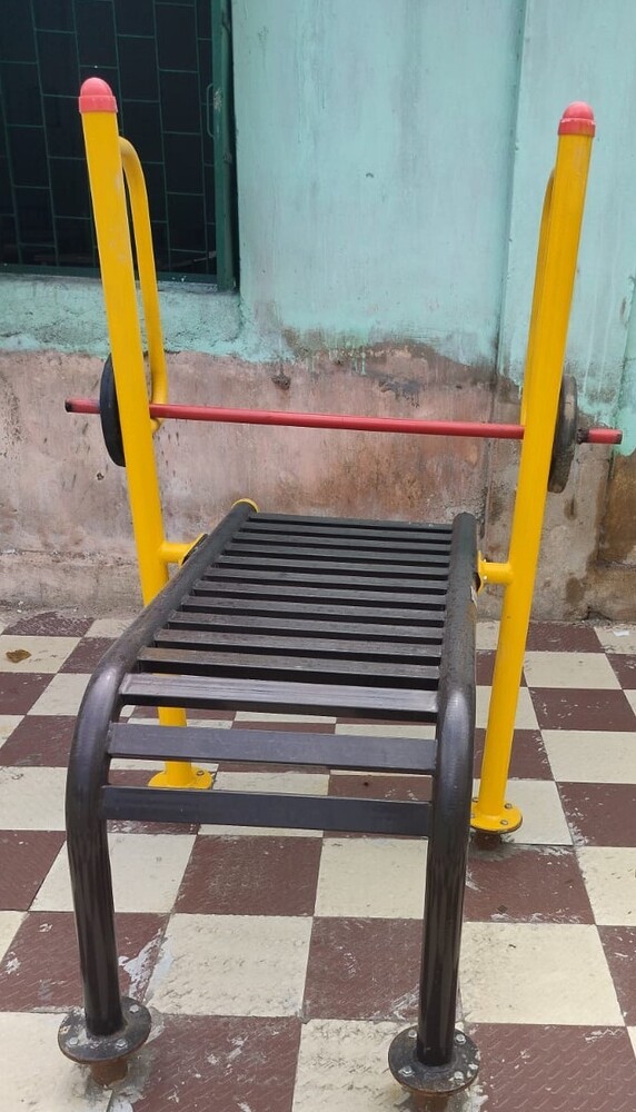 Bench With Fixed Weight Lift