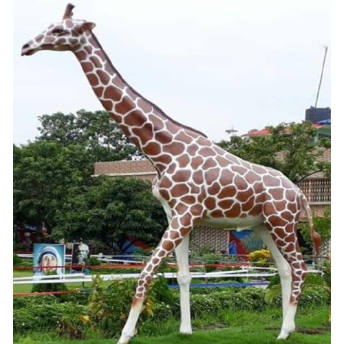 FRP Giraffe Statue