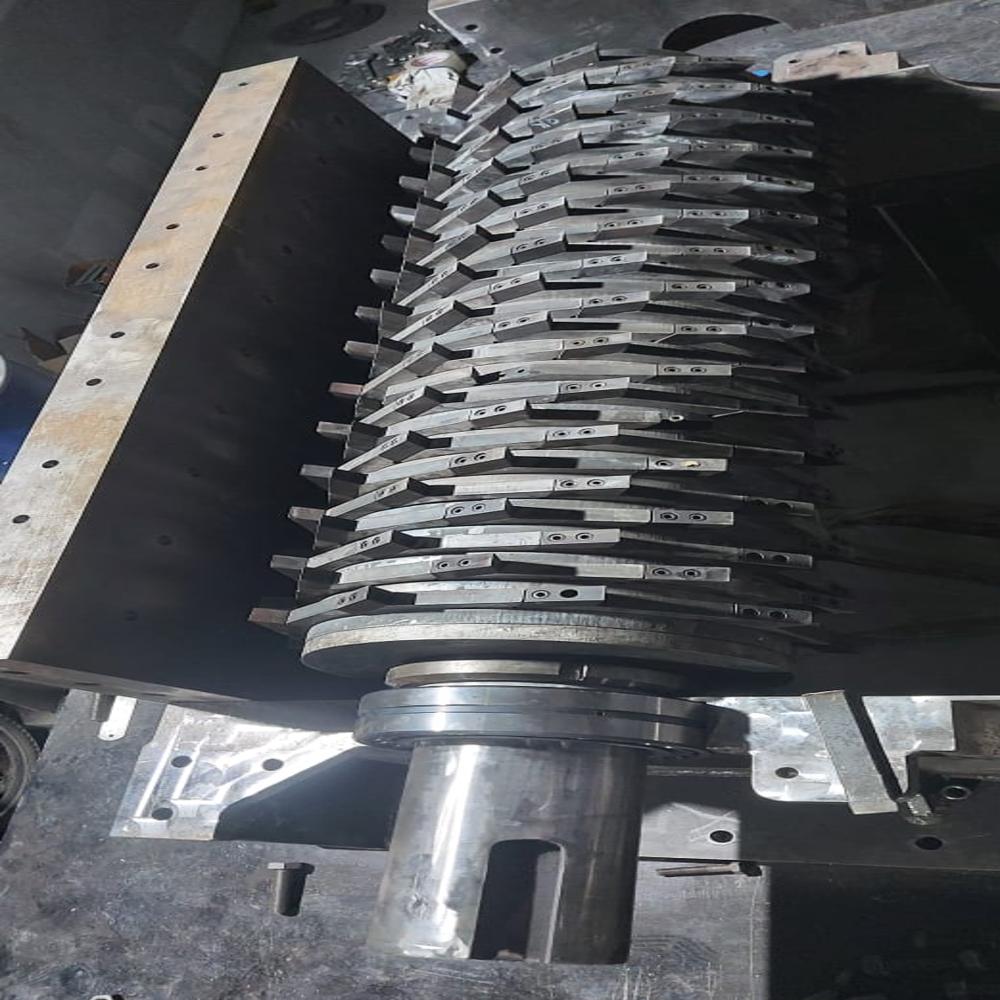 Single Shaft Wood Shredder Machine