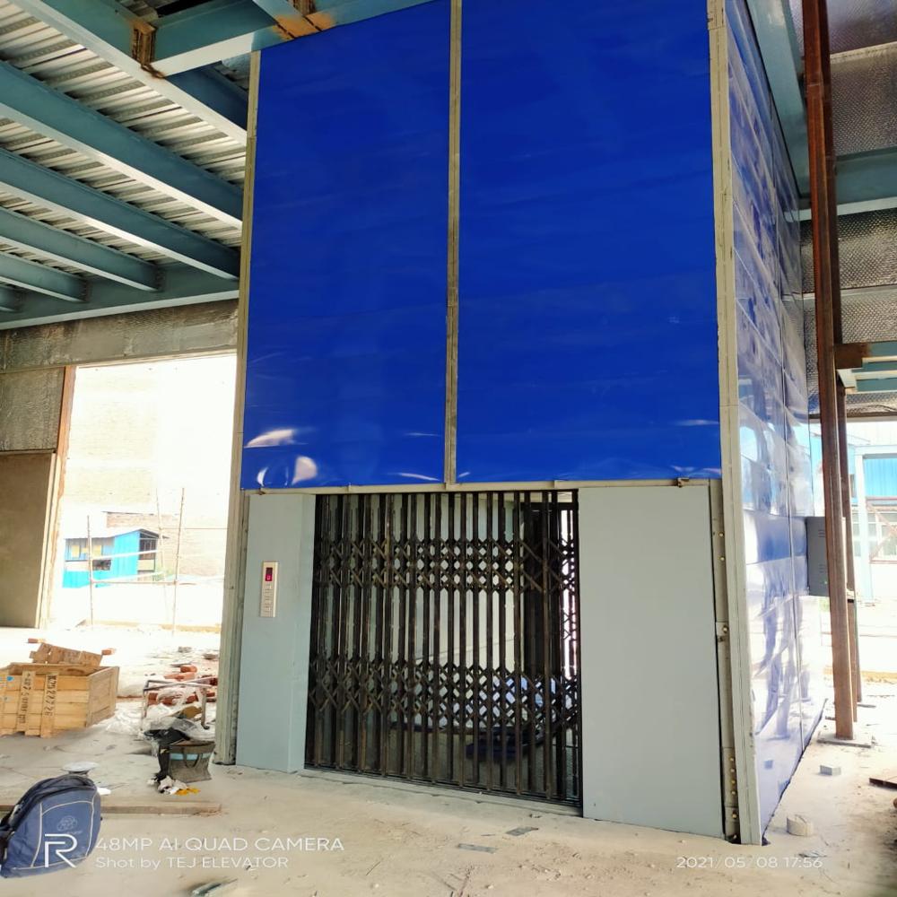 Warehouse goods Lift
