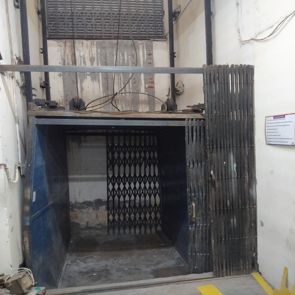 Cage Goods Lift - Capacity: 3-4 Ton Ton