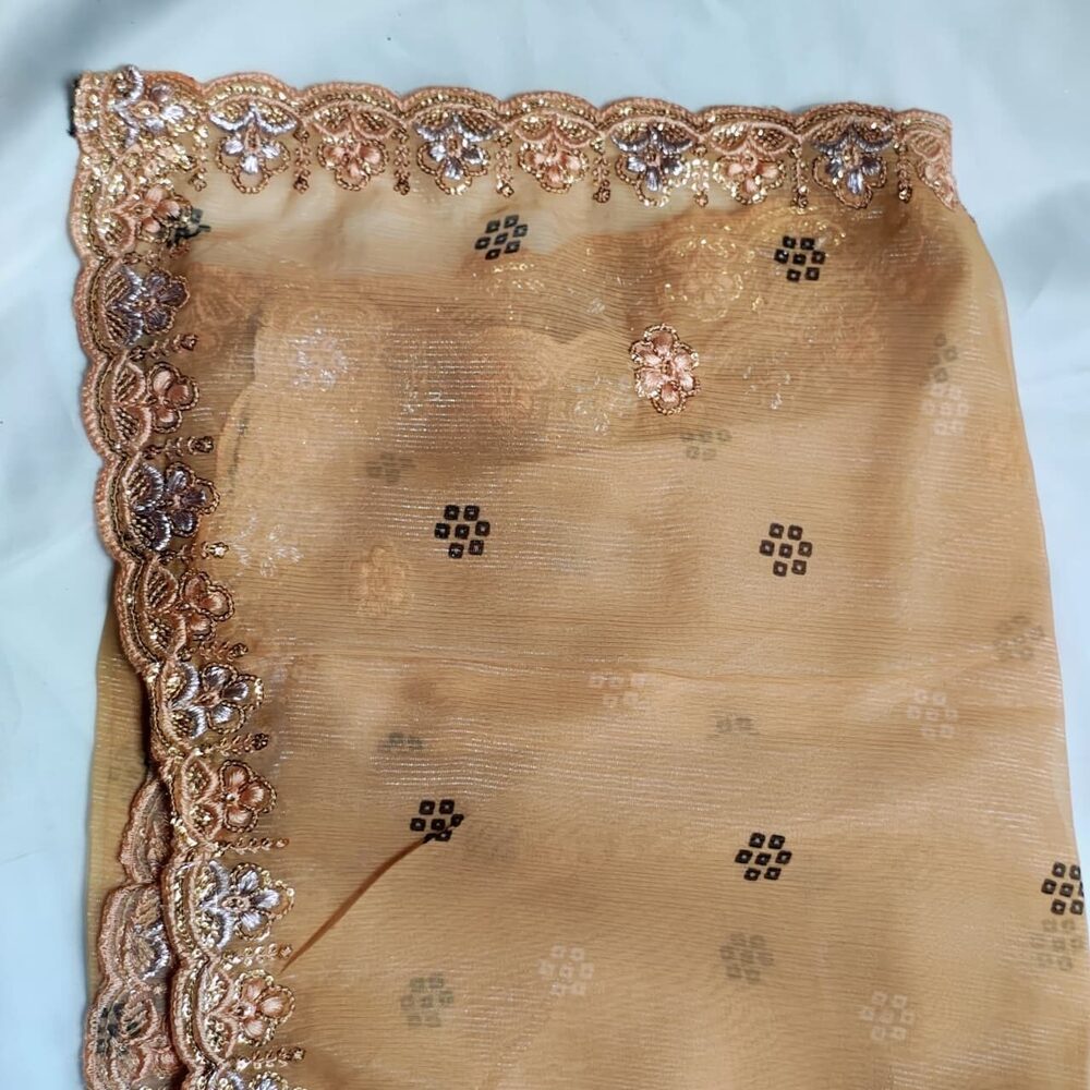 Gold Crush Buti Odhna Dupatta