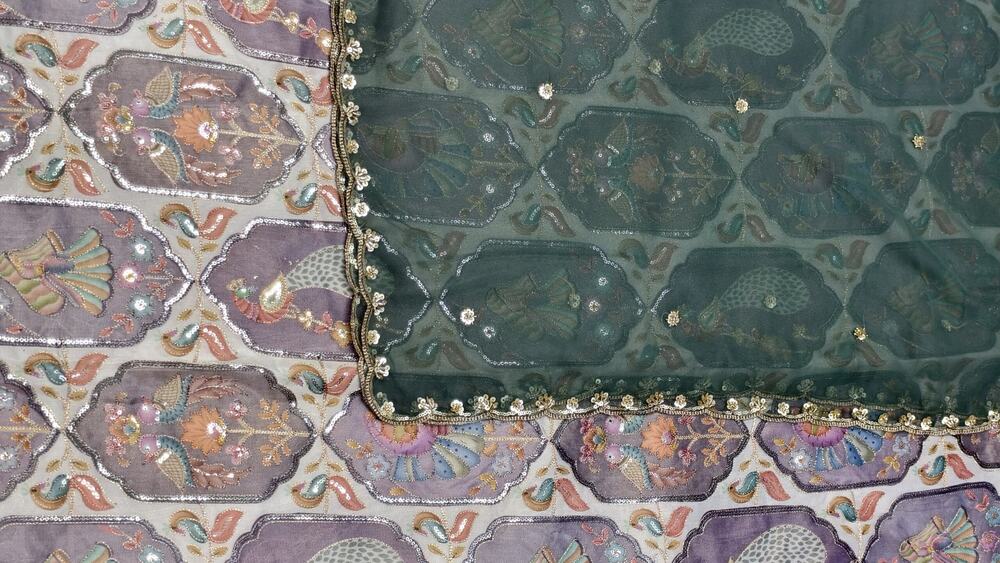 Gold Crush Buti Odhna Dupatta