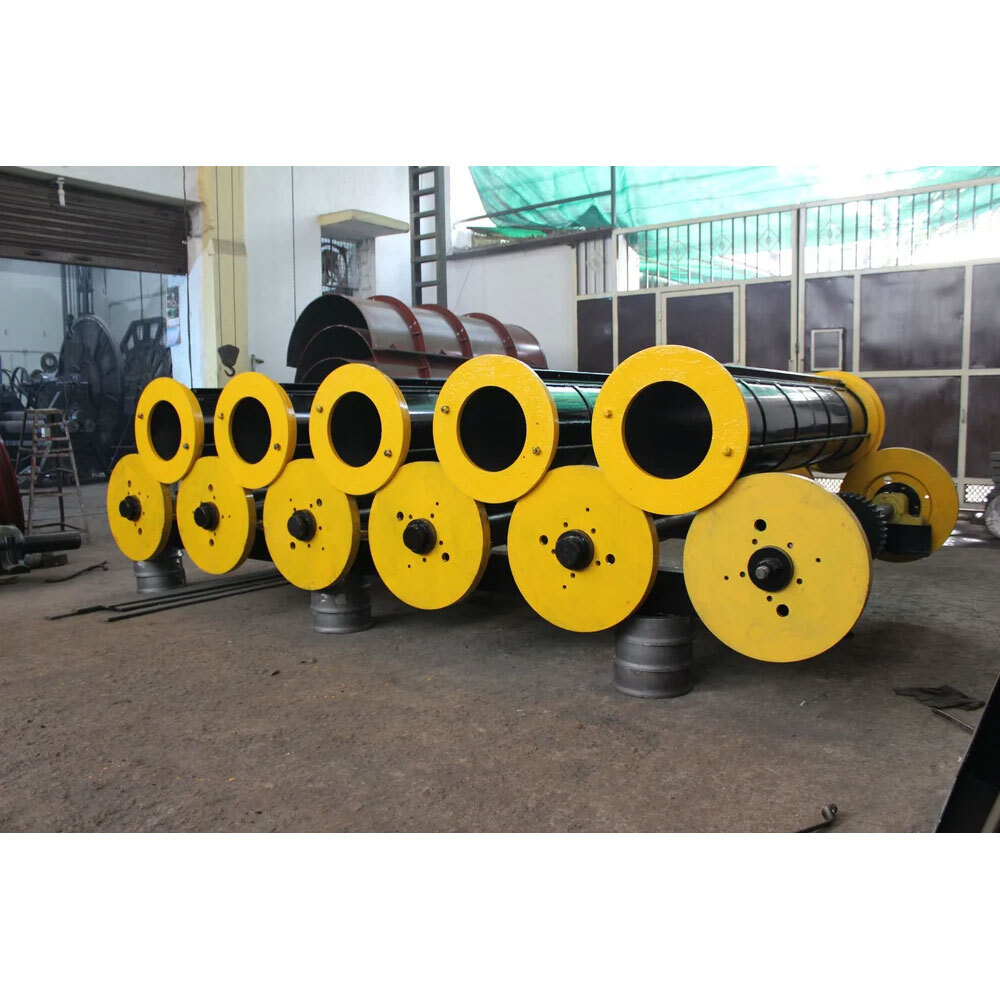 CEMENT PIPE MAKING MACHINE