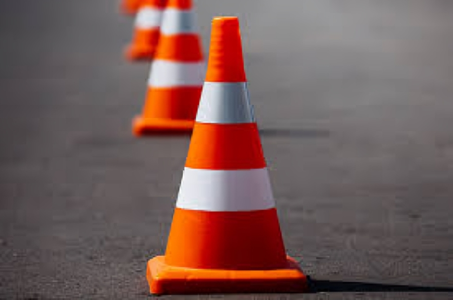 Traffic Cone - Pvc Material, Various Heights And Widths , High Impact Resistance, Flexible Design, Highly Visible Red And White Color