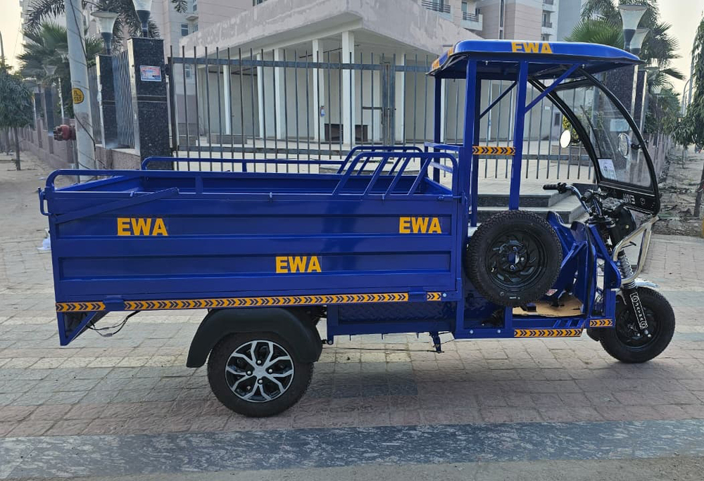Loading E Rickshaw - Features: Durability