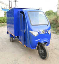 Close Body E Rickshaw Loader - Features: Durability