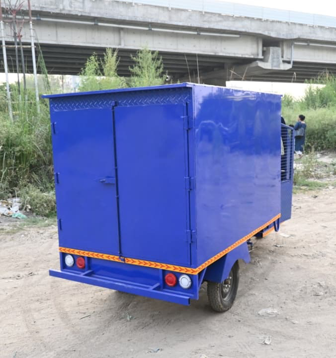 Close Body Electric Loader - Charging Time: 6-7 Hours