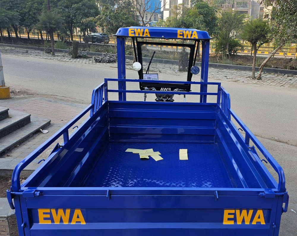 Loading E Rickshaw - Features: Durability