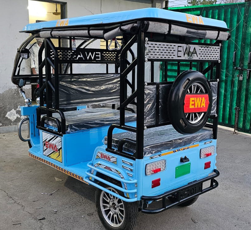 Battery Operated Passenger Rickshaw - Features: Durability
