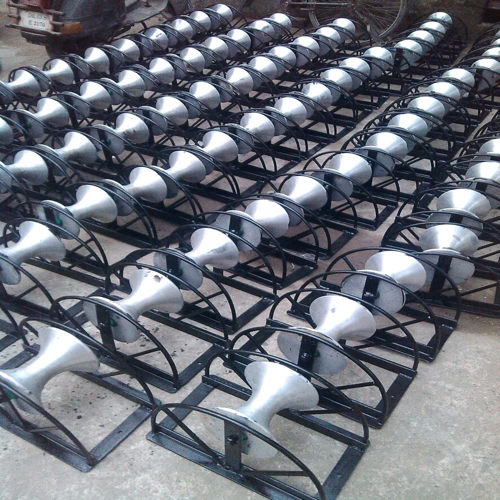 Aluminium Straight Cable Roller - Color: Silver And Black