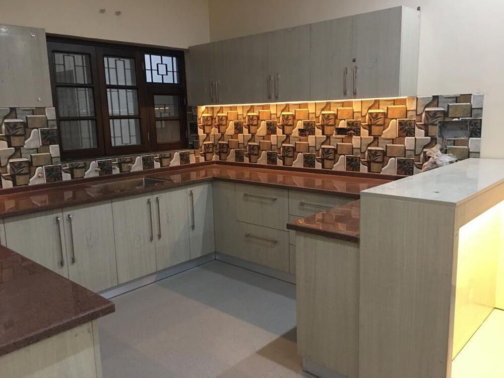 Pre Laminated Uv Kitchen - Assembly: Carpenter Assembly