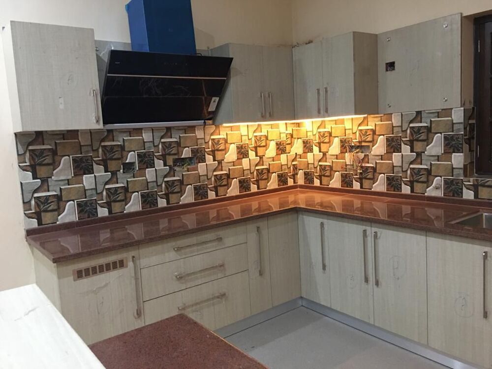 Pre Laminated Uv Kitchen - Assembly: Carpenter Assembly