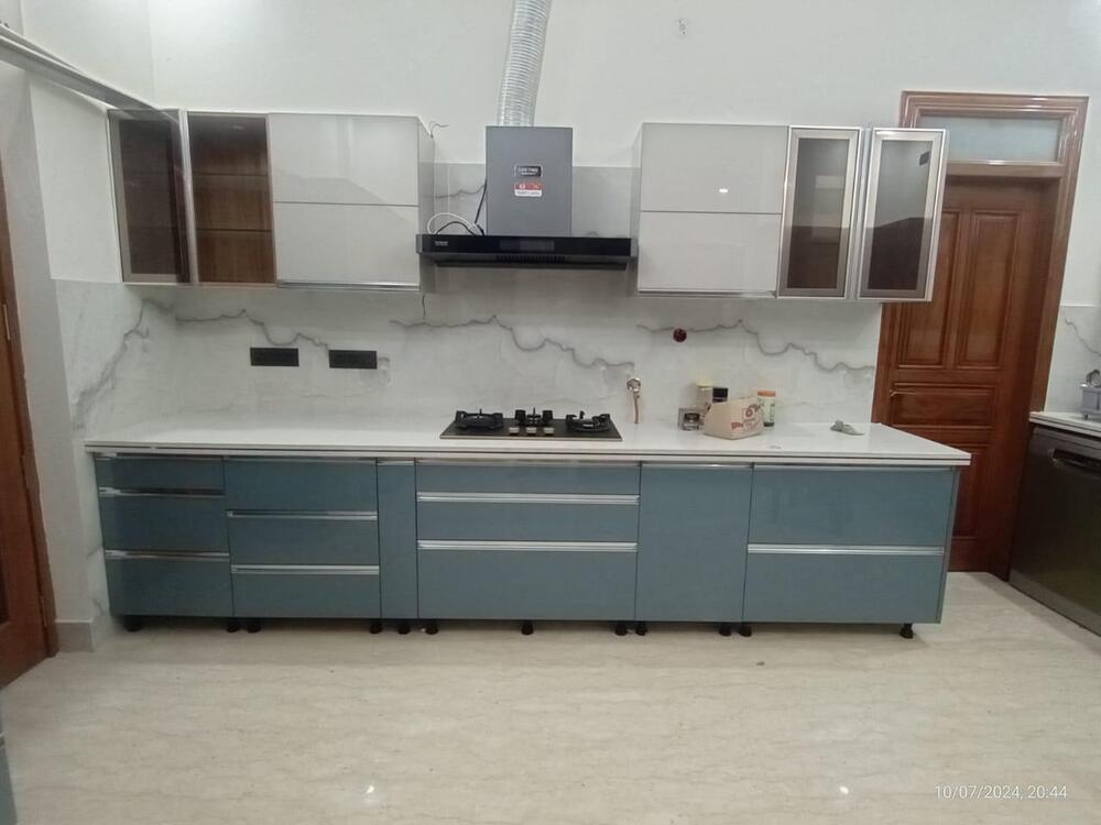 Rehau 2MM Acrylic Kitchen With G Profile Handle