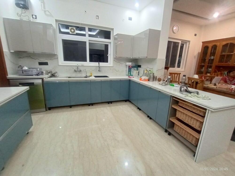 Rehau 2MM Acrylic Kitchen With G Profile Handle