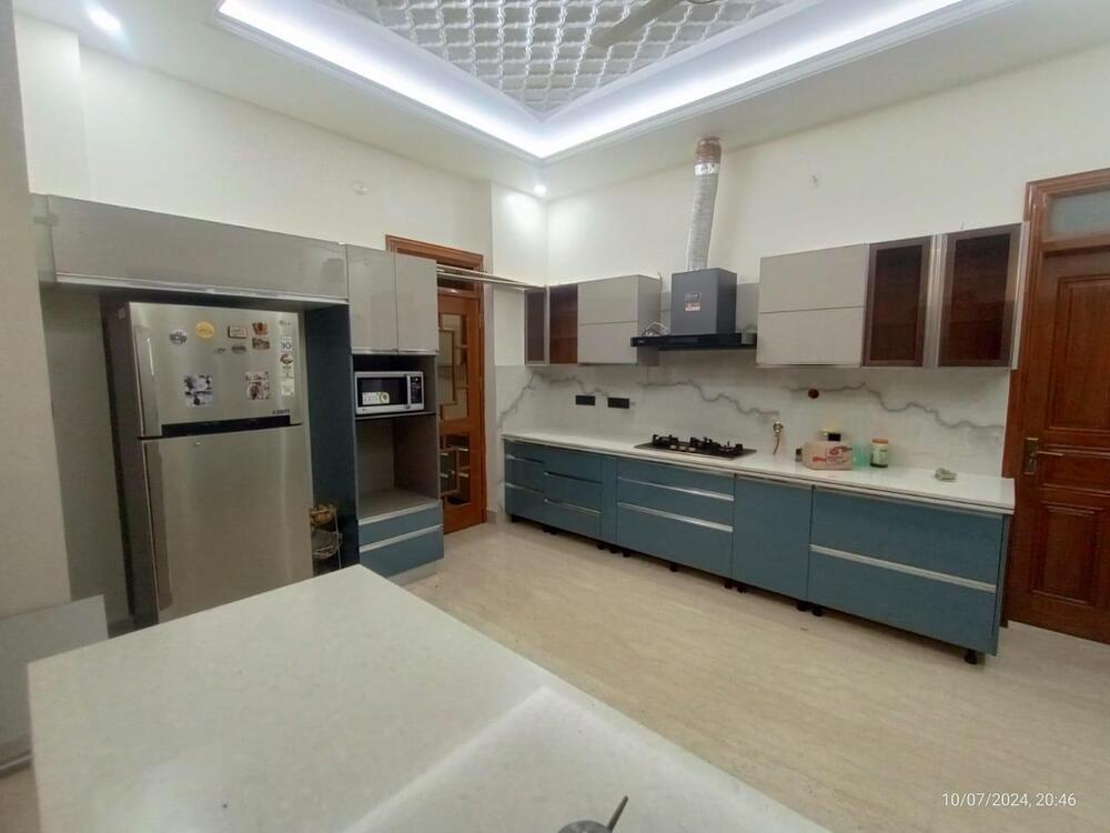 Rehau 2MM Acrylic Kitchen With G Profile Handle