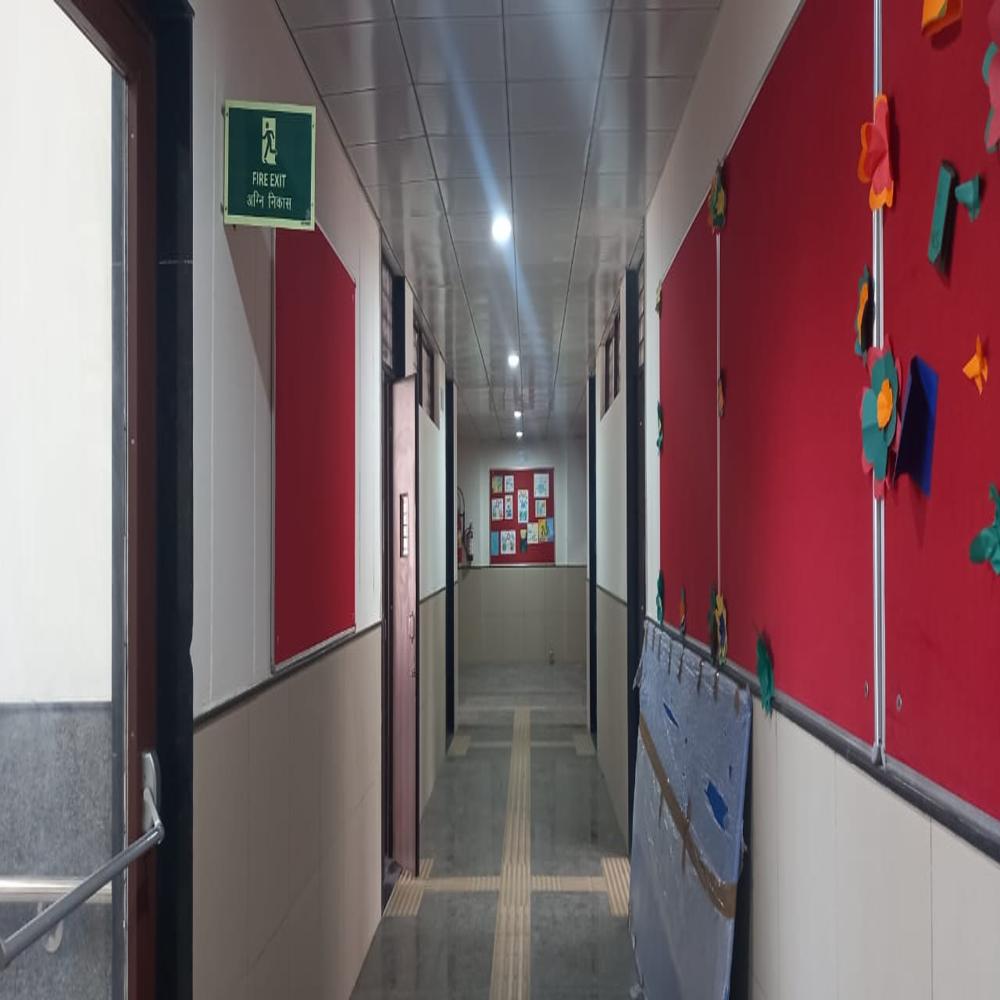 Sds011 Notice Board For School - Non Magnetic Aluminum & Wooden Frame, All Sizes Available | Ideal For Office, School, College, Home