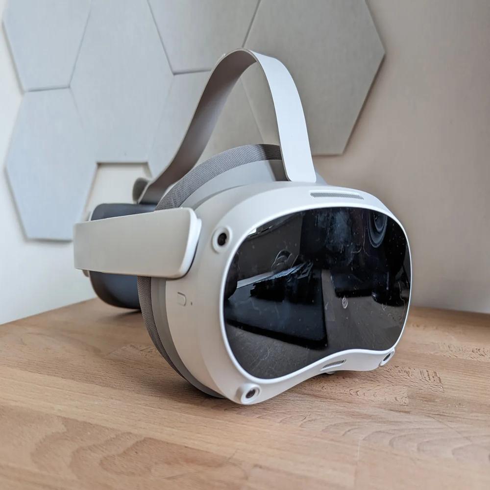 Pico 4 all-in-one vr headset