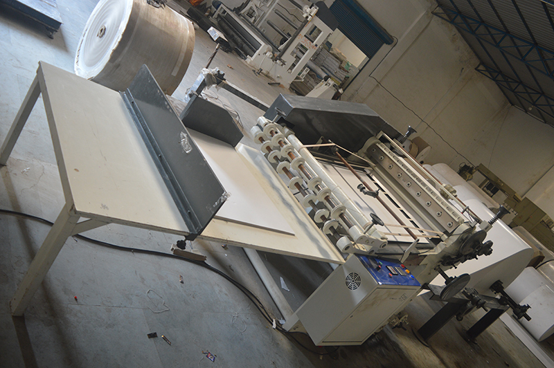 Manual Paper Reel To Sheet Cutting Machine