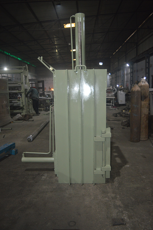Industrial Scrap Baler Machine