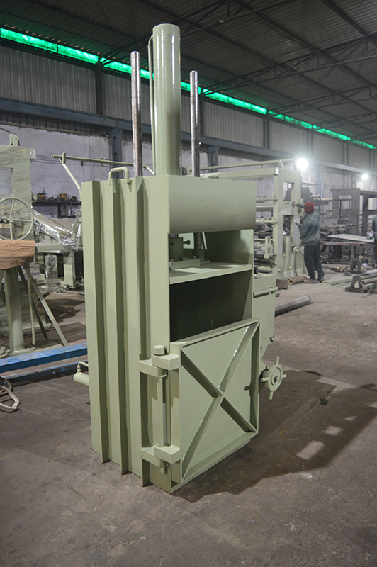 Industrial Scrap Baler Machine