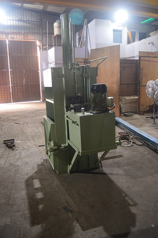 Industrial Scrap Baler Machine