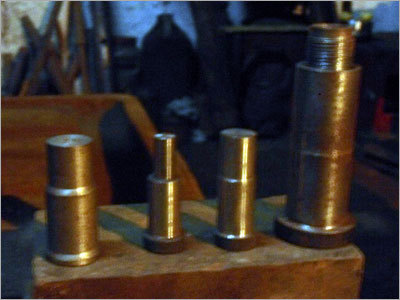 पंच दबाएं