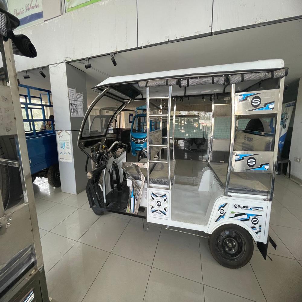 Ms Battery Rickshaw - Charging Time: 5 Years