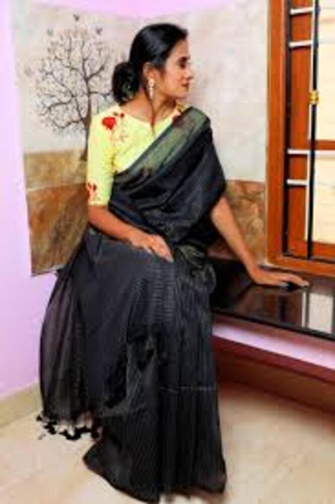 Black Color Terchi Par Handloom Saree