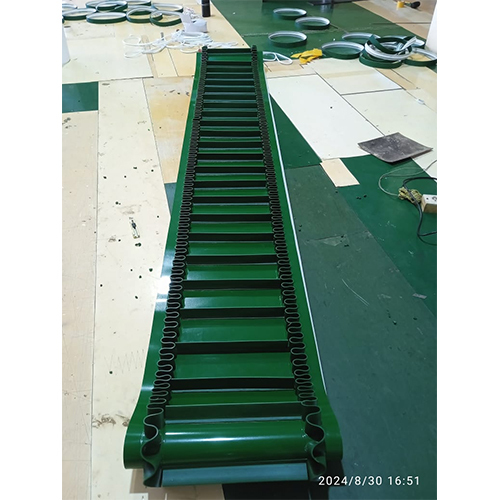 Cleat belt conveyor