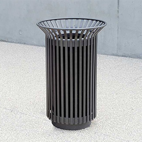 Raised Planter - Color: Black
