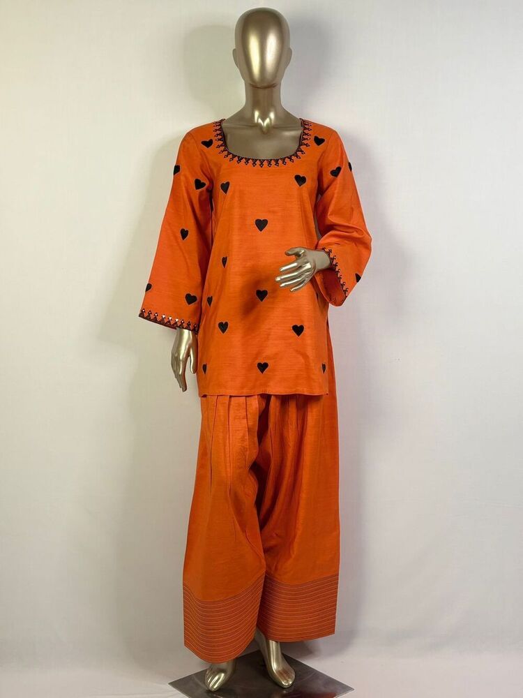Embroidered Suit - Color: Maroon