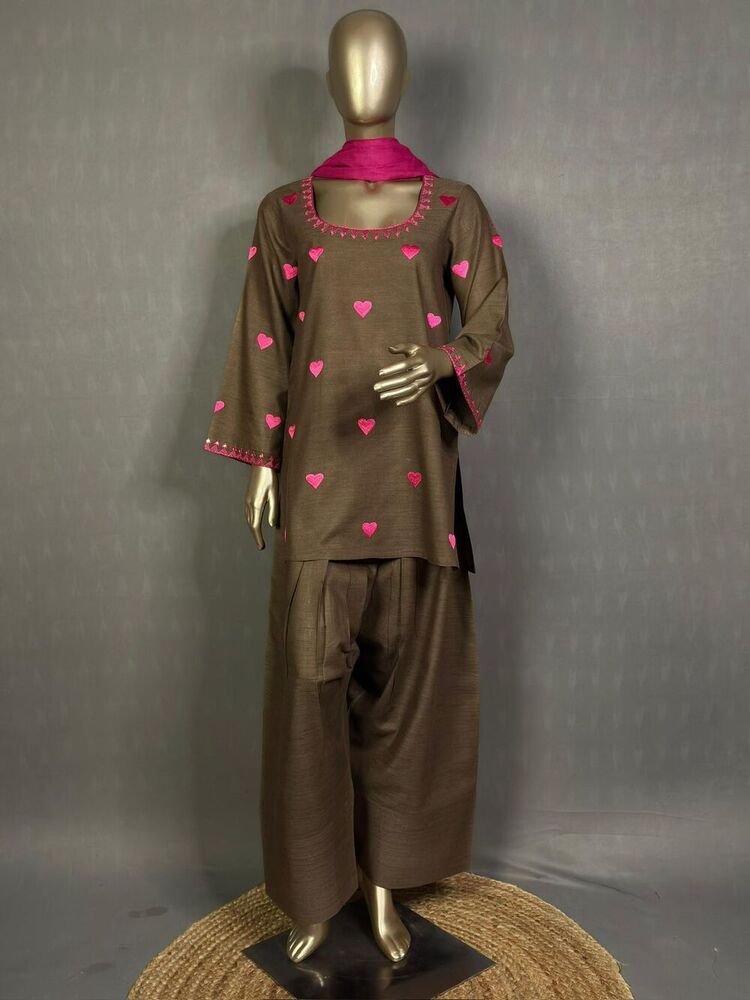 Embroidered Suit - Color: Maroon