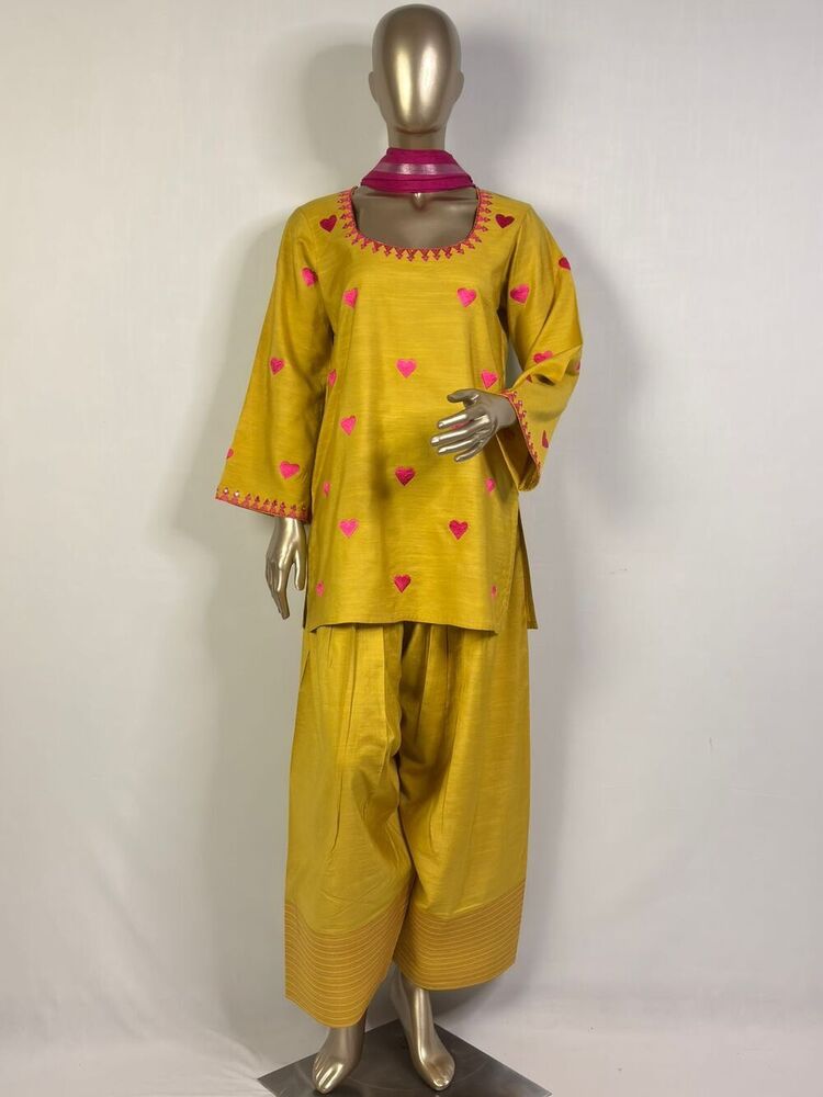 Embroidered Suit - Color: Maroon