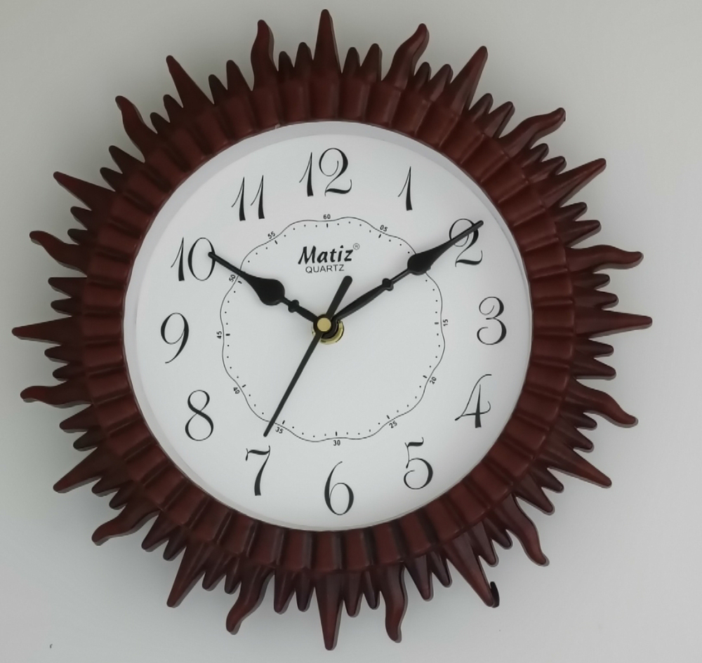 05 9.5x9.5 Battery Operated Wall Clock