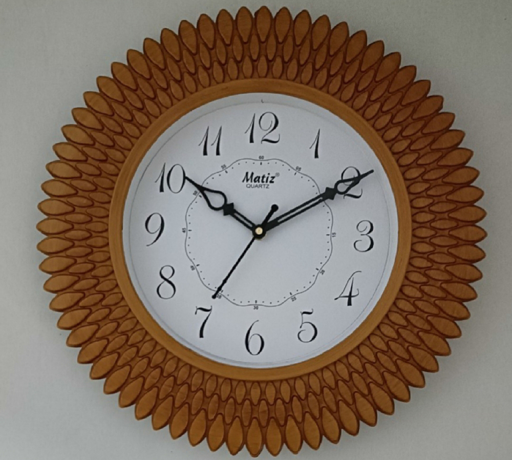 304 13 Inch Wooden Finish Wall Clock