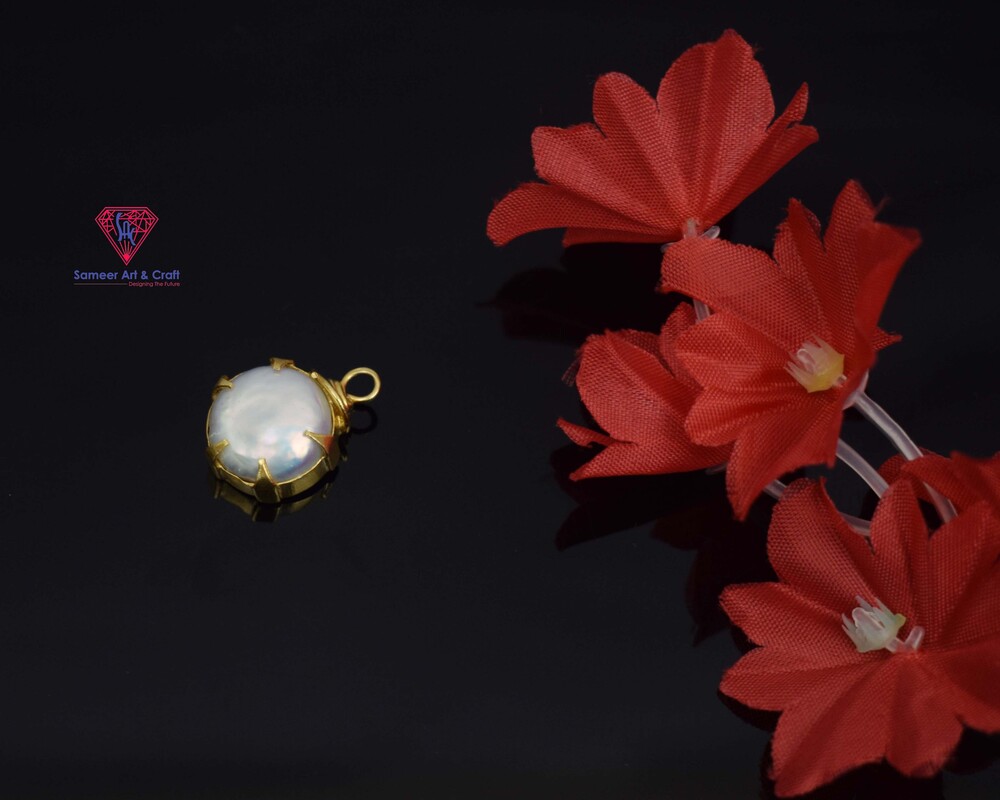 Brass With 18k Gold Plated Natural Baroque Pearl Pendant Round Shape