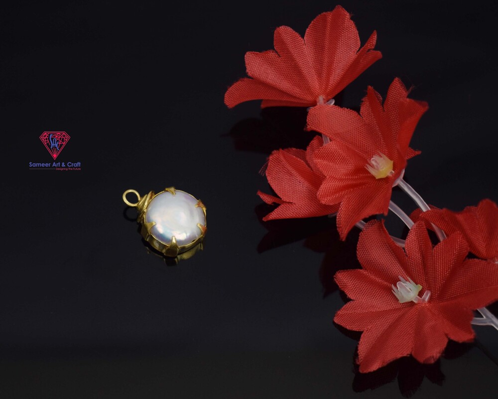 Brass With 18k Gold Plated Natural Baroque Pearl Pendant Round Shape