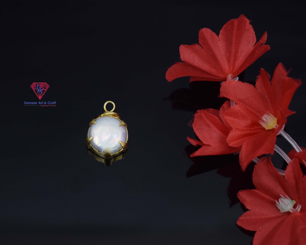 Brass With 18k Gold Plated Natural Baroque Pearl Pendant Round Shape