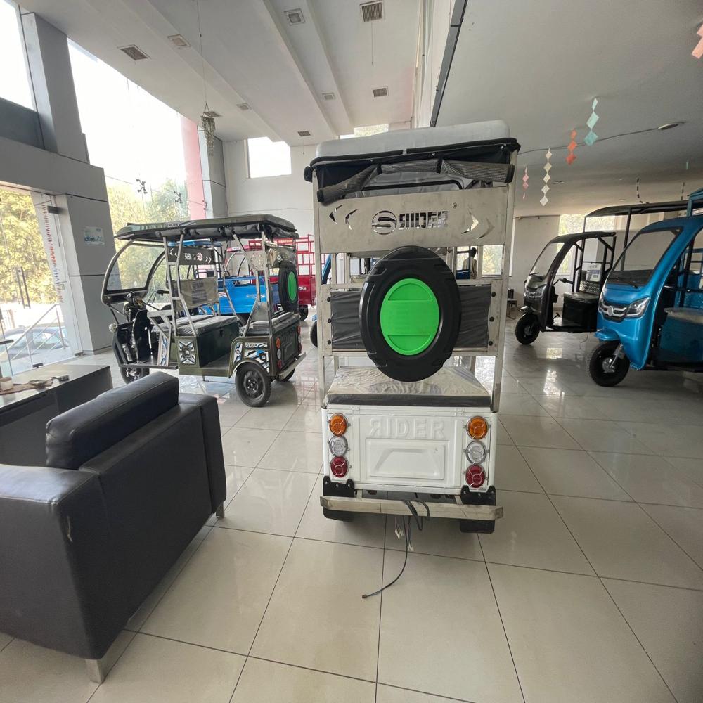 Price Electric Rickshaw