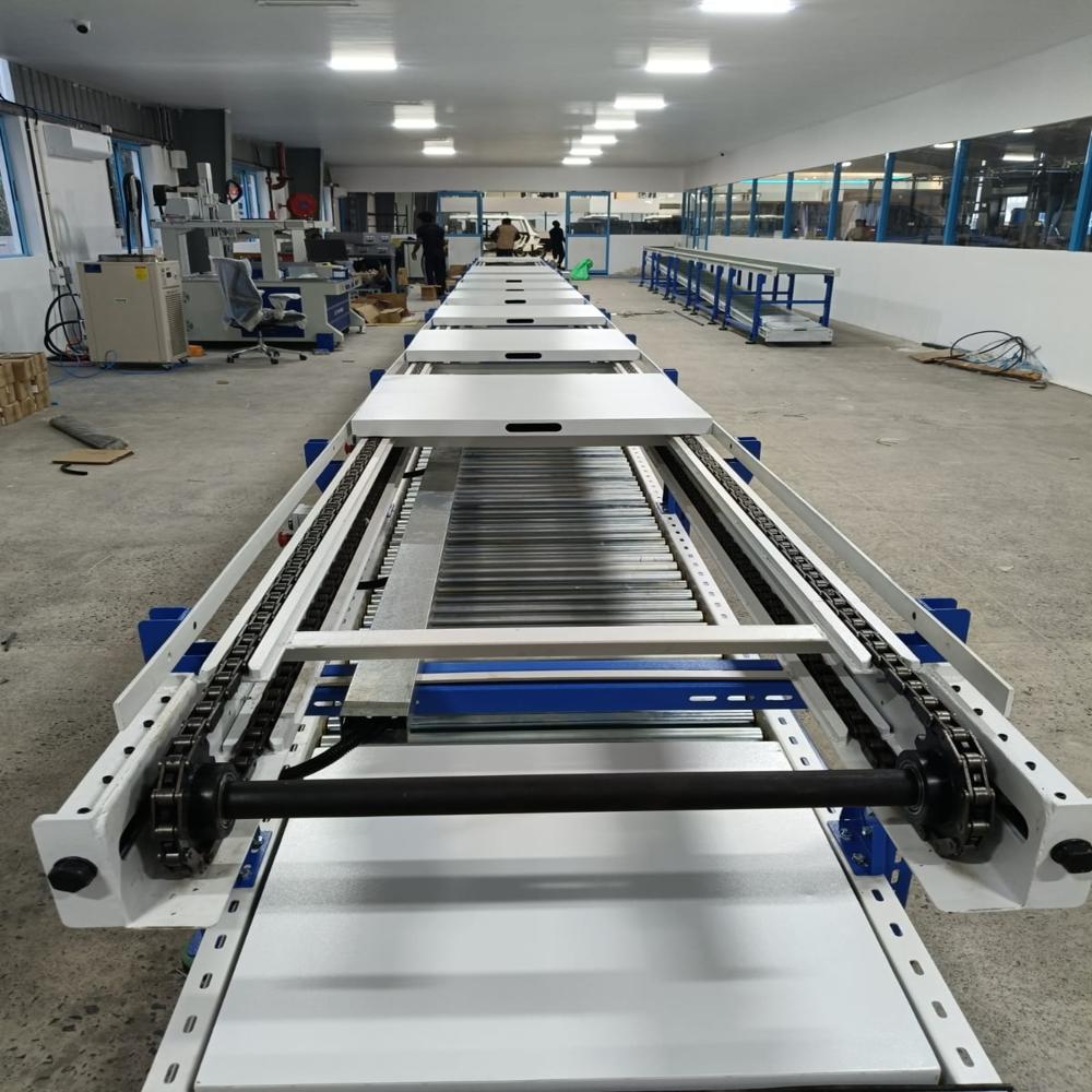 Chain Conveyor At The Top & Idler Gravity Roller Bottom For Pallet Return