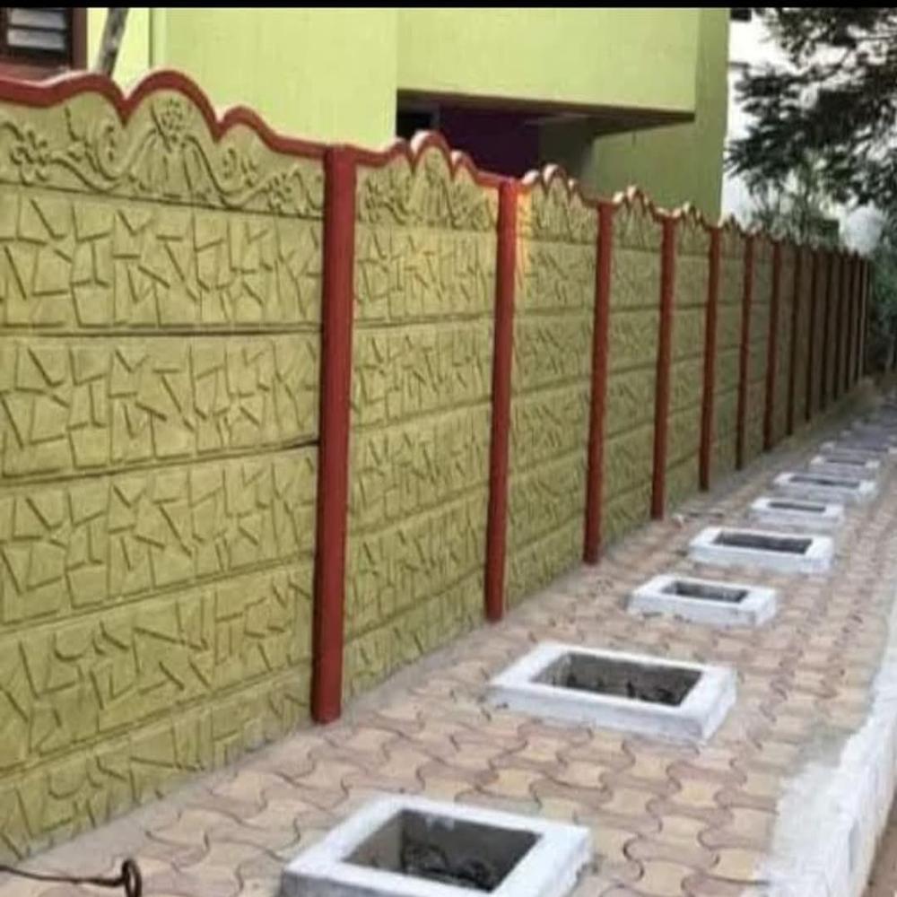 Concrete Compound Wall - Diameter: 1800*300*50 Millimeter (mm)