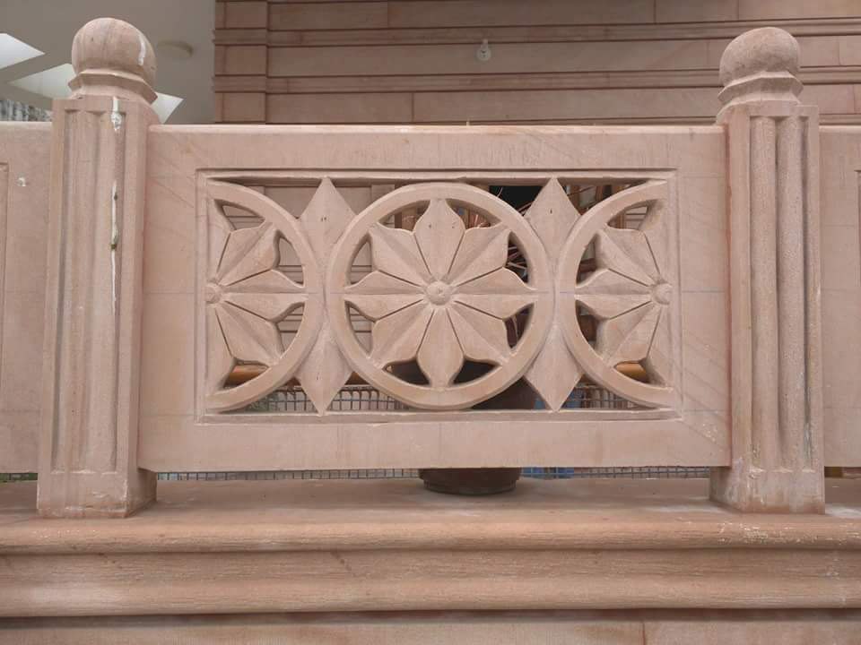 Stone jali reling