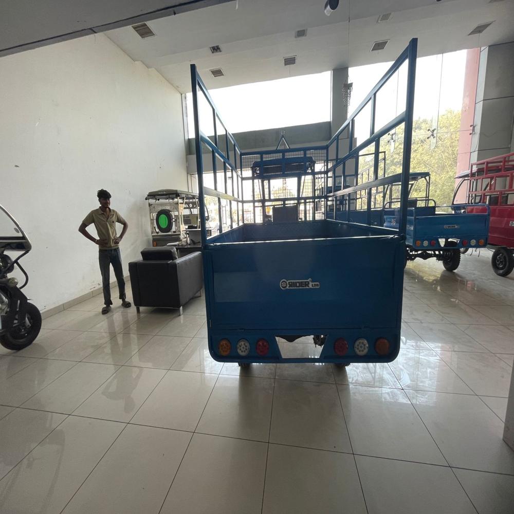 Lpk 51-1000 Loader - Battery Capacity: 120 Ampere-hour (Ah)