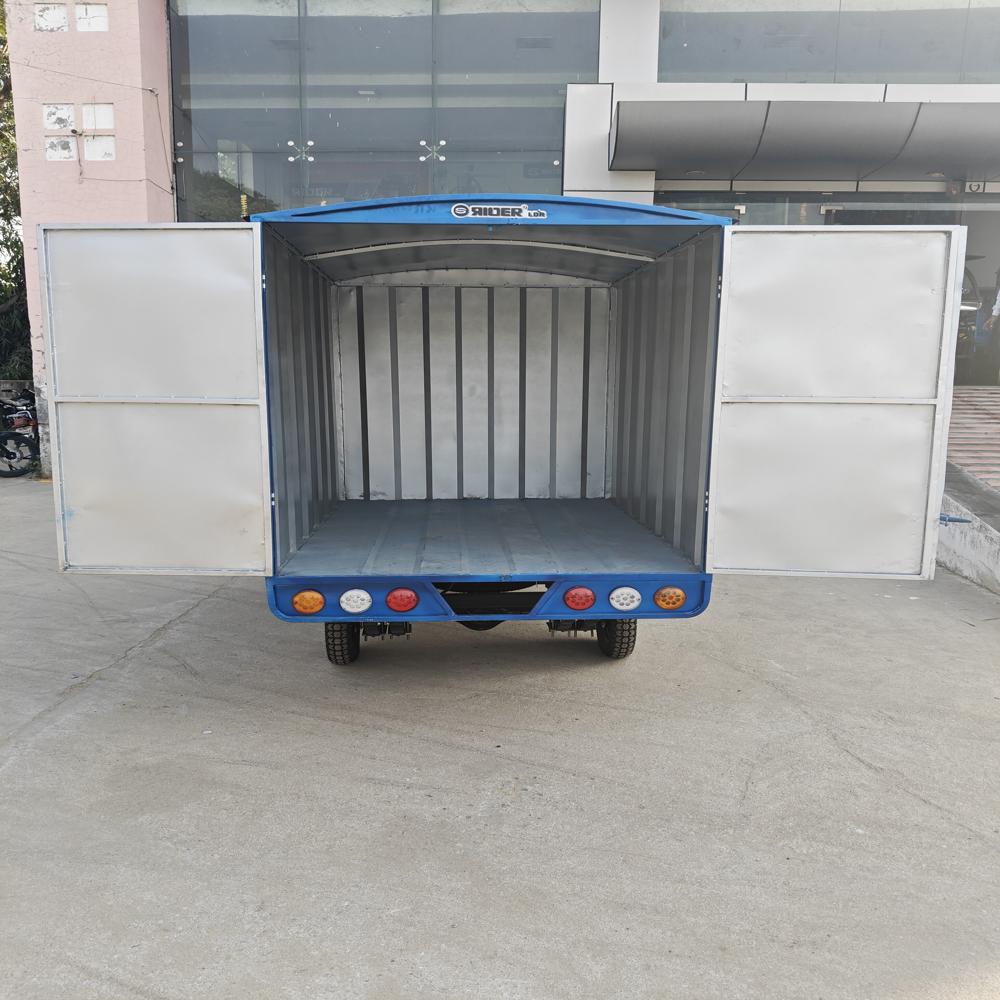 Full Cover E Rickshaw Loader - Battery Capacity: 120 Ampere-hour  (Ah)
