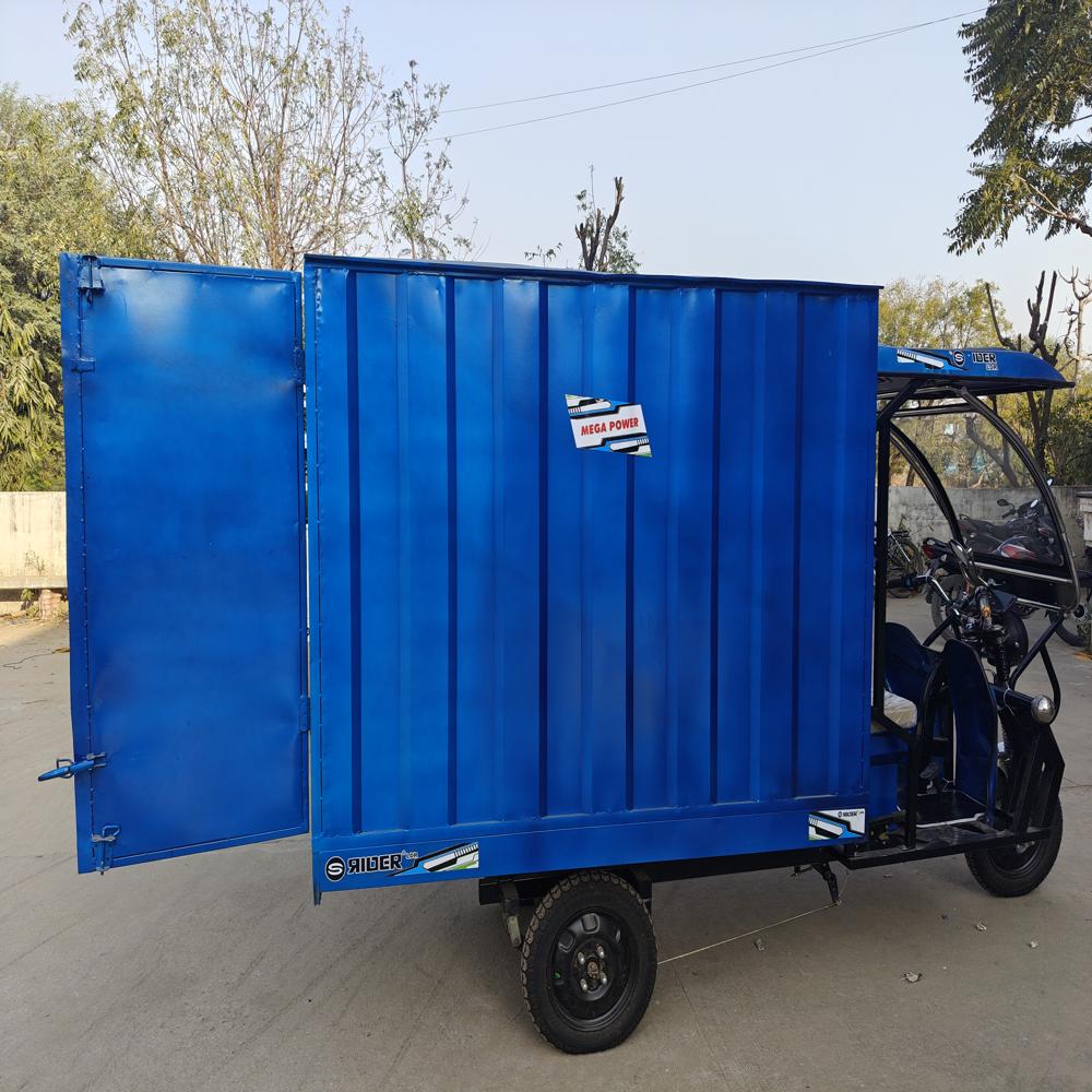 Full Cover E Rickshaw Loader - Battery Capacity: 120 Ampere-hour  (Ah)
