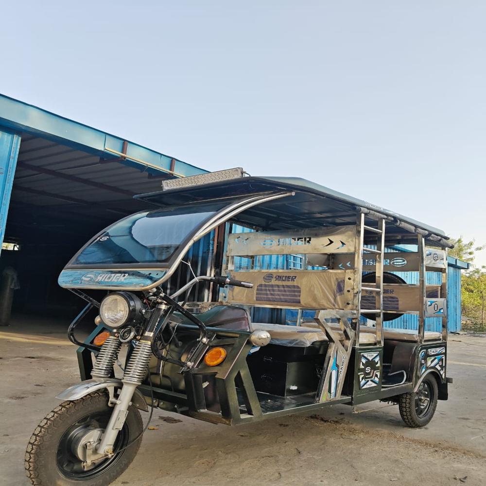 Battery Operated Rickshaw - Battery Capacity: 120 Ampere-hour (Ah)