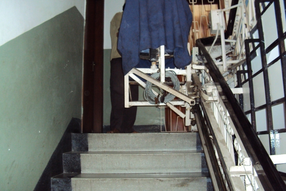 Home Stair Chair Lift - Capacity: Upto 1 Ton