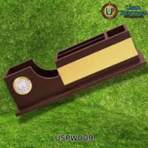 Brown Wooden Desk With Clock (SS-155)